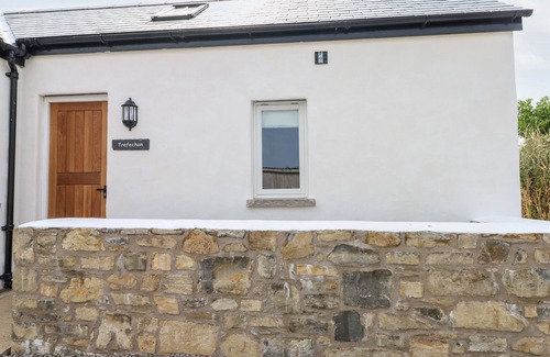 Monknash Cottage | TREFECHAN - 4 PLOUGH & HARROW, pet friendly in Llantwit Major