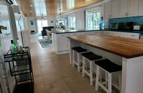 South Palmetto Point Resort | Trela Sands in Eleuthera Bahamas 3 Bedroom Unit right on the beach