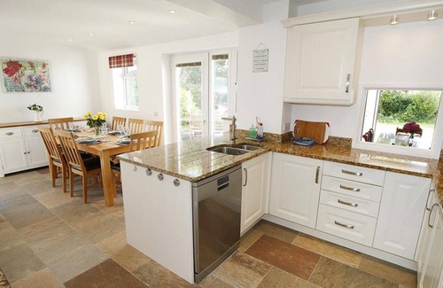 Southgate House | Trelau - Four Bedroom House, Sleeps 8