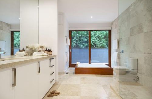 Blairgowrie House | Trelawney Beach House - opposite Blairgowrie beach
