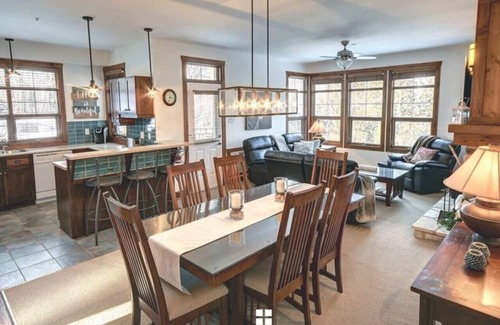 Tremblant-Les-Eaux Apartment | Tremblant-Les-Eaux 209-2 - Tremblant a Louer