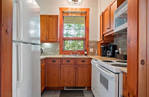 Tremblant-Les-Eaux Condo | Tremblant Prestige - Les Eaux 225-1