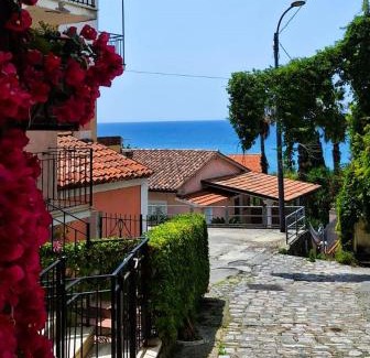Fiumicello Santa Venere House | TreMetriSopraAlMare