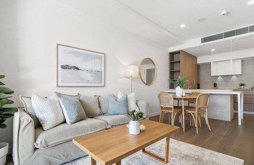 North Fremantle Apartment | Trendy 1-Bed Retreat in Fremantle with Rooftop