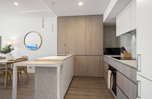 North Fremantle Apartment | Trendy 1-Bed Retreat in Fremantle with Rooftop