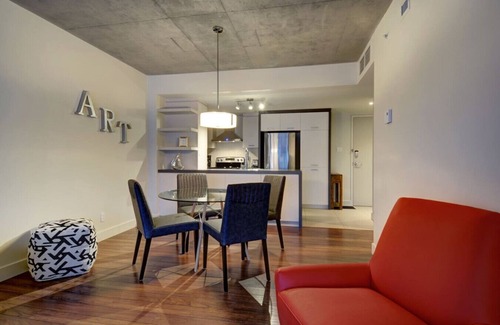 Cite-Universitaire Apartment | Trendy 2BR Apt with Pool, Near Place Sainte-Foy