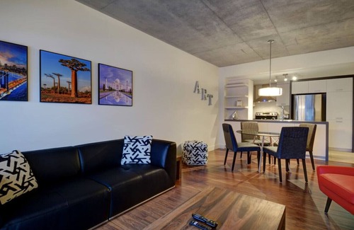 Cite-Universitaire Apartment | Trendy 2BR Apt with Pool, Near Place Sainte-Foy