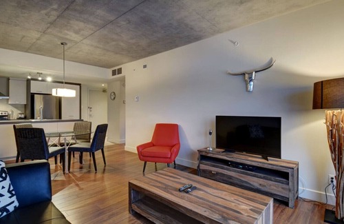 Cite-Universitaire Apartment | Trendy 2BR Apt with Pool, Near Place Sainte-Foy