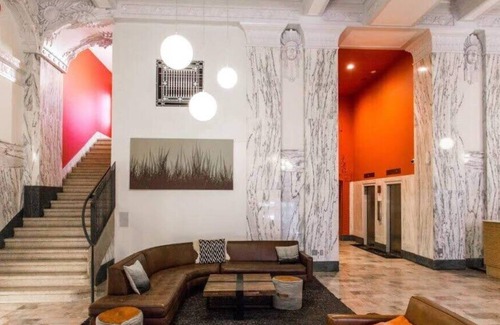 East Hyde Park Apartment | Trendy HP 2BR with Fast Transit to UChicago & DT by Zencity