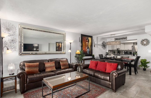 Desert Shores Condo | TRENDY Lakefront + 3 KING beds + HEATED pool