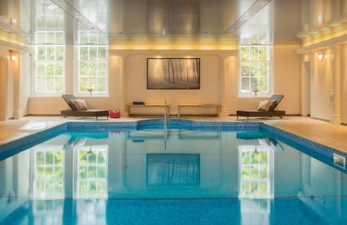 Par Resort | Trenython Manor Resort