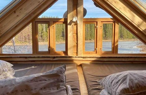 Rakkestad Ski Chalet | Tretopphytter På Grensen - Beverhytta med robåt og gjeddefiske