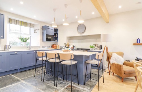Warleggan Cottage | TREVEDDOE FARMHOUSE, pet friendly, with hot tub in Bodmin Moor