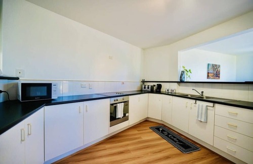 Eagle Heights House | Tri-Living with Coastal Views - Tamborine Mountain