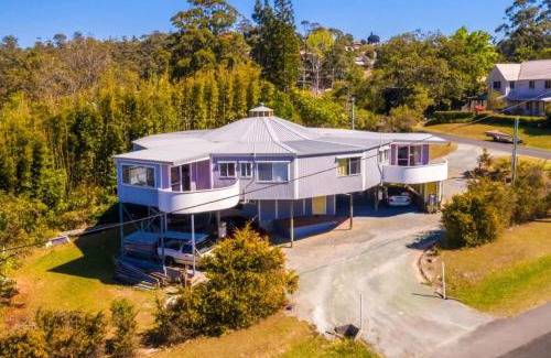 Eagle Heights House | Tri-Living with Coastal Views Tamborine Mountain