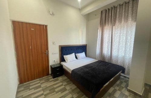 Mahmoorganj House | Tridev inn