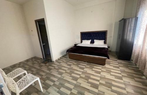 Mahmoorganj House | Tridev inn