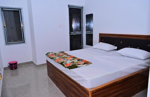 Pipalda Kalan House | Trigun Palace