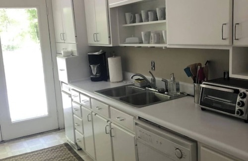 Saint Andrews House | Trillium Ranch located Central to Campus 2 blocks from All Saints!