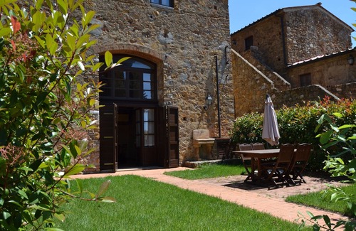 Casalappi Apartment | TRILOCALE DELUXE 2 BATHROOMS WITH PRIVATE GARDEN, POOL, TENNIS, NEAR THE SEA