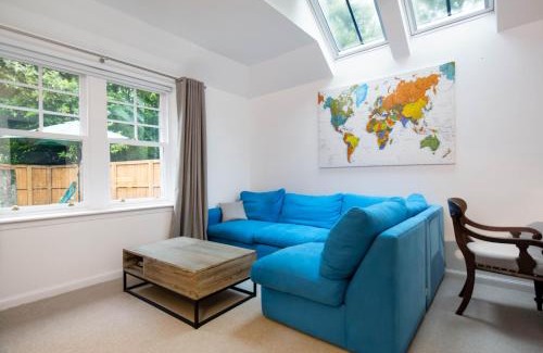 Trinity Cabin | Trinity Lodge - Home with Private Garden and Parking