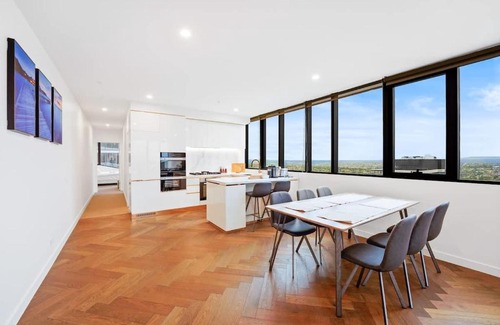 Box Hill Apartment | Trio Box Hill - Lux 3BR Penthouse Beauty w parking