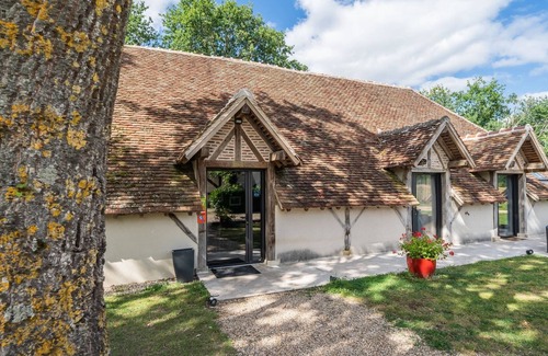 Mery-sur-Cher House | Triple room-Superior-Ensuite-Garden View-1