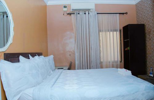 Surulere Hotel | Triple Tee Hotel
