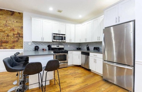 Brownsville House | TRIPLEX ON THE PARKWAY