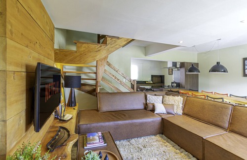 Centro House | Triplex with 3 Suites in Canela, close to Catedral de Pedra.