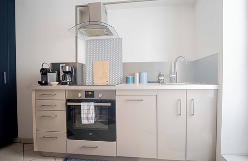 Hincmar Apartment | TRIPLEX with office and free parking just a stone's throw from Reims Cathedral!