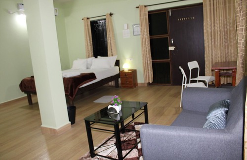 Gauravaddo Villa | TriSam Villa - Stylish Homestay - 5 mins from the beach