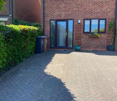Bretby Apartment | Triumph Norton close to NEC