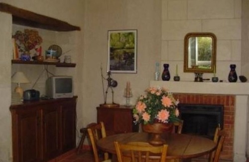 Aubigne-Racan Cottage | Troglodyte house with WiFi, barbecue, and fireplace