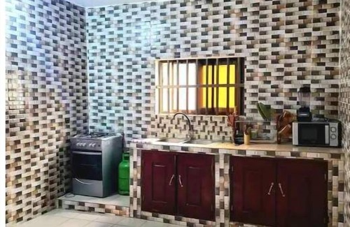 Porto-Novo Apartment | trois chambres et salon avec un balcon à Porto Novo, Oueme, Benin