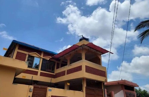 Porto-Novo Apartment | trois chambres et salon avec un balcon à Porto Novo, Oueme, Benin
