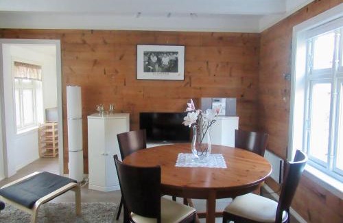 Jondal House | Trolltunga, Jondal, Sommerski