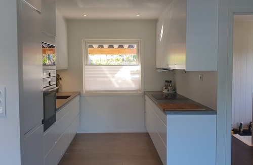 Tromso Apartment | Tromsø View, Central, Free parking, EV-charger. Quiet neighborhood