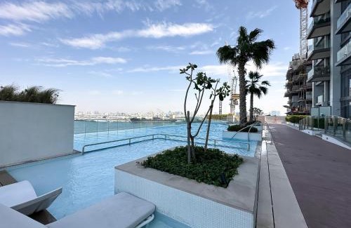 Dubai Maritime City Apartment | Trophy-Luxurious living w Serene Sea Blends View