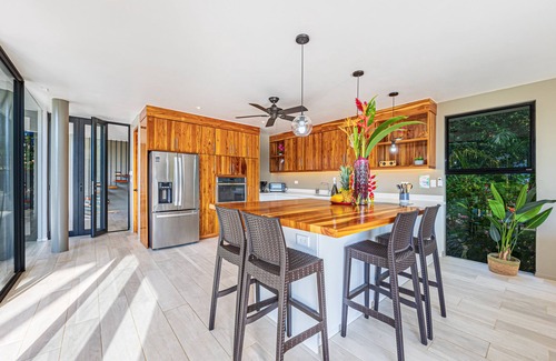 Hatillo Villa | Tropical 4 Bedroom Luxury Home with Pool & Hot Tub