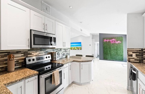 Lauderdale Isles House | Tropical 4BR w/Pool & Views!