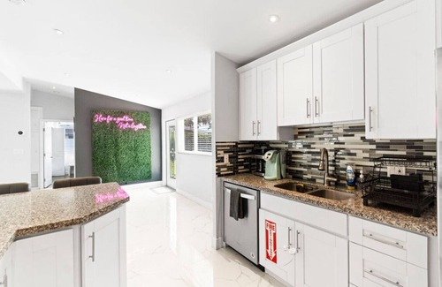 Lauderdale Isles House | Tropical 4BR w/Pool & Views!