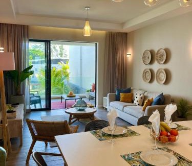 Belle Mare Apartment | Tropical beachfront apartment