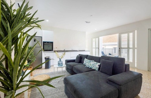 Pietermaai District Apartment | Tropical City Escape with Balcony in Willemstad