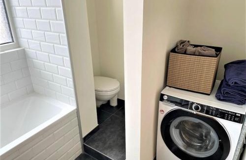 South Antwerp Apartment | Tropical Dive, 2BDR Apartment