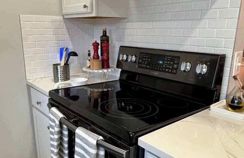Deerfield Beach House | Tropical Family Home with Heated Pool Near Beach
