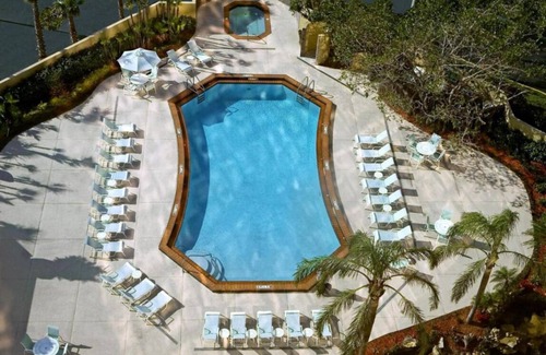 Ludlam Hotel | Tropical Getaway near Miami Airport & Convention Center | Swimming Pool