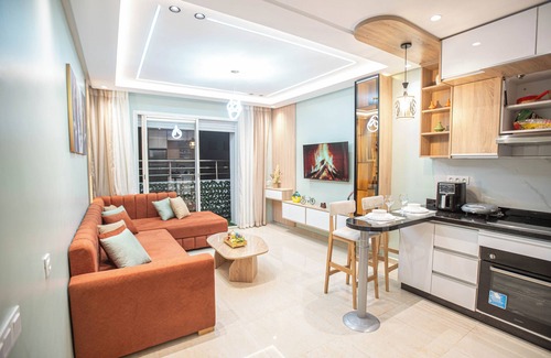 Cite Al Mohammadi Apartment | Tropical haven with pool view+ netflix+ wifi 100 Mbits