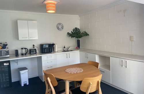 Tutukaka Apartment | Tropical hideaway 150 meters to the beach!
