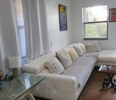 Central Oakland Park Apartment | Tropical Hideaway!